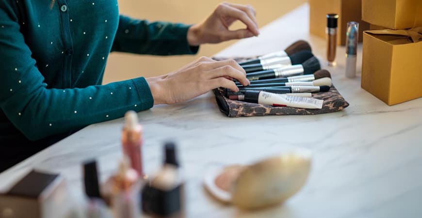 نگهداری و تمیز کردن براش آرایشی