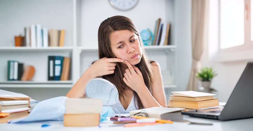 مراقبت‌های پوستی کاهش جوش و آکنه