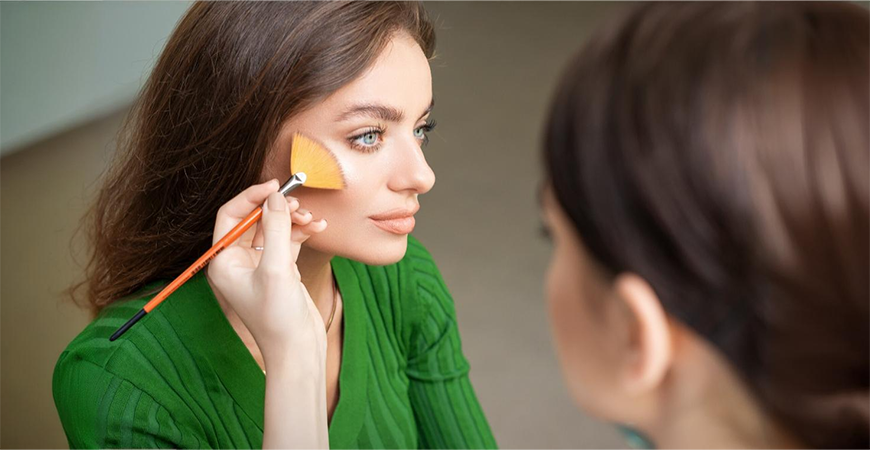 ترفندهای استفاده از هایلایتر برای درخشش بیشتر