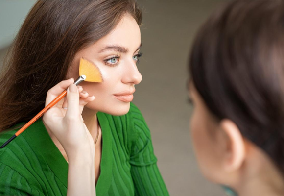 ترفندهای استفاده از هایلایتر برای درخشش بیشتر