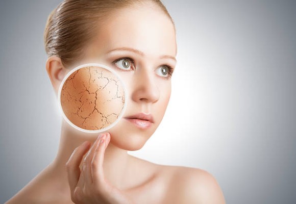 محصولات مناسب پوست خشک| بهترین محصولات مراقبتی و آرایشی برای پوست خشک